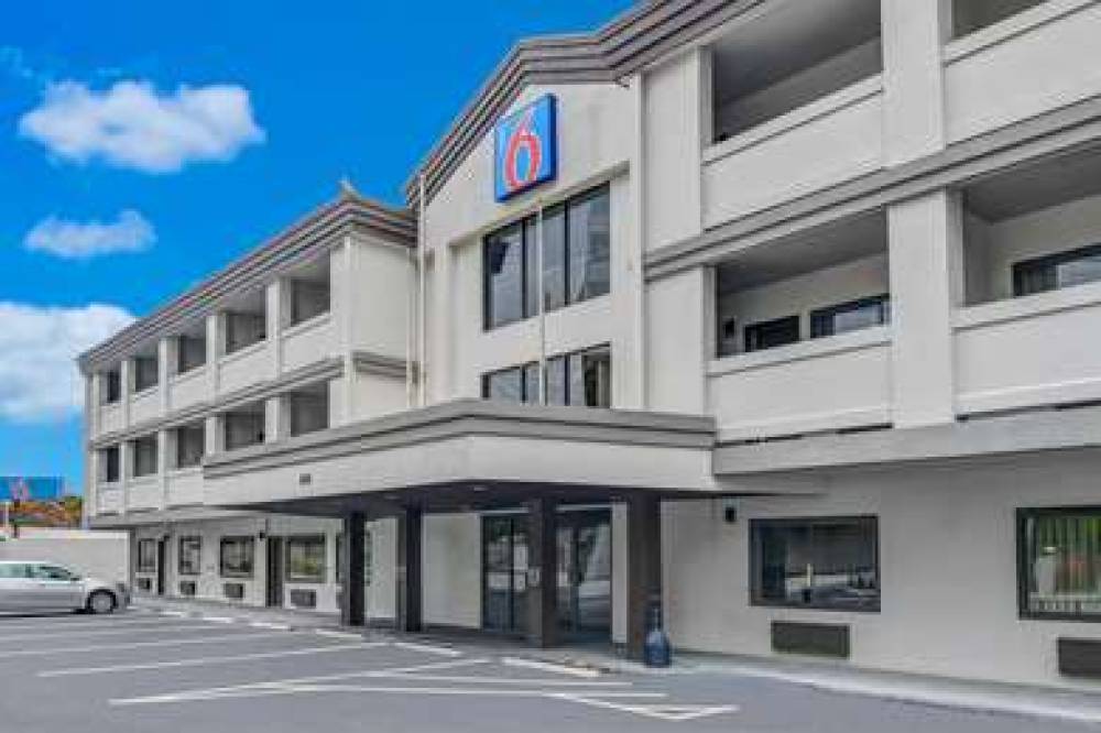 Motel 6 Atlanta Downtown 2