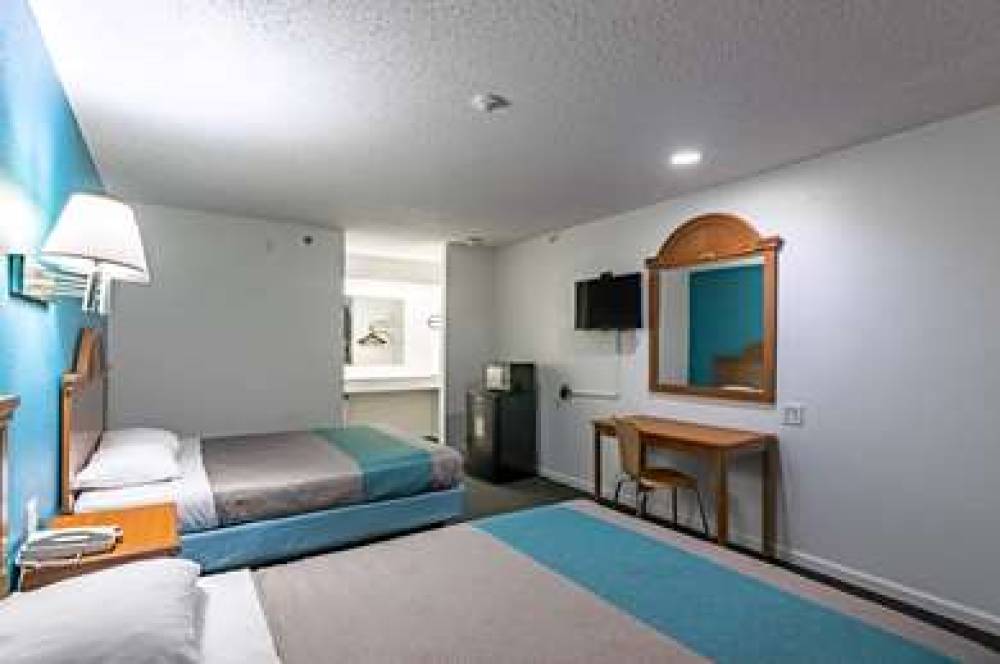 MOTEL 6 AZLE, TX 5