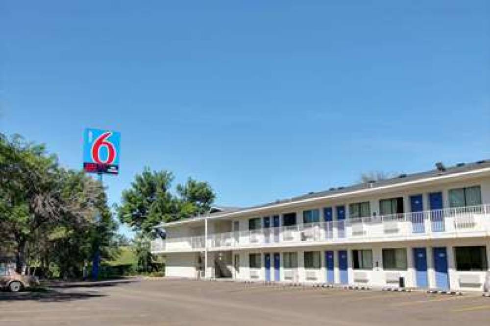 MOTEL 6 BISMARCK 1