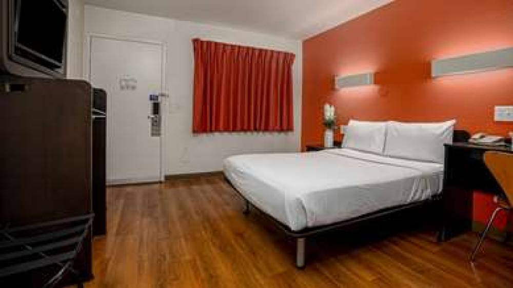 Motel 6 Carlsbad Beach 10