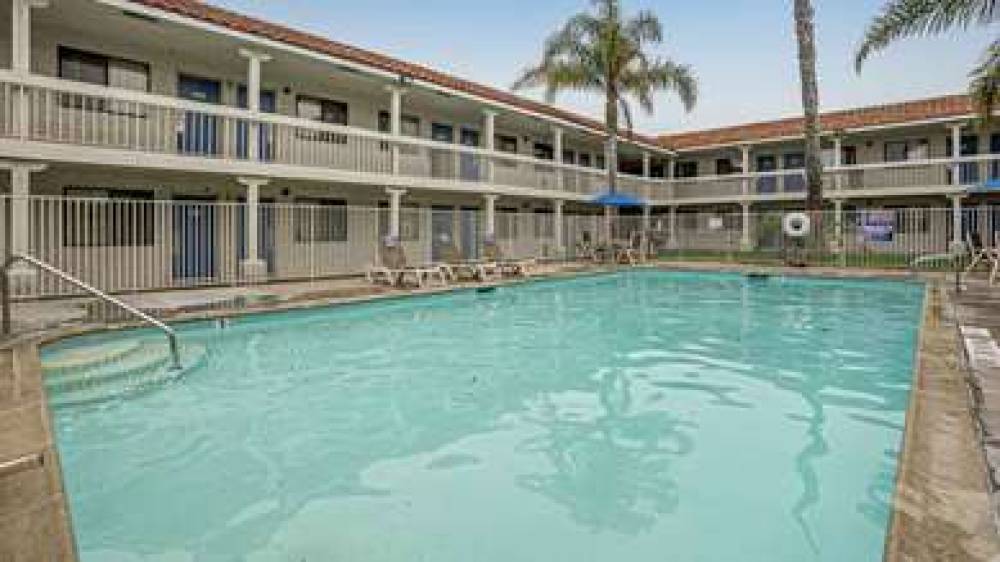 Motel 6 Carlsbad Beach 4