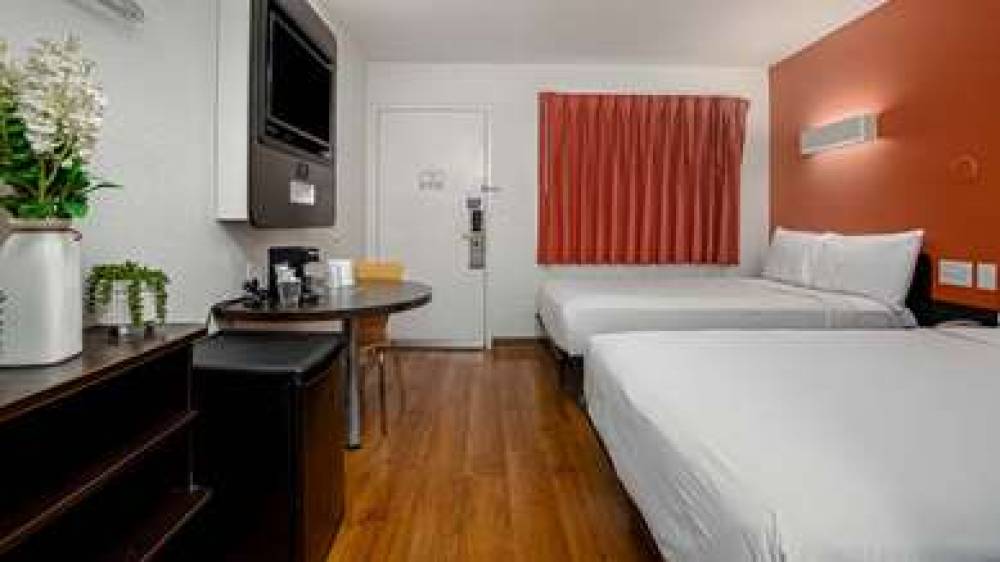 Motel 6 Carlsbad Beach 8