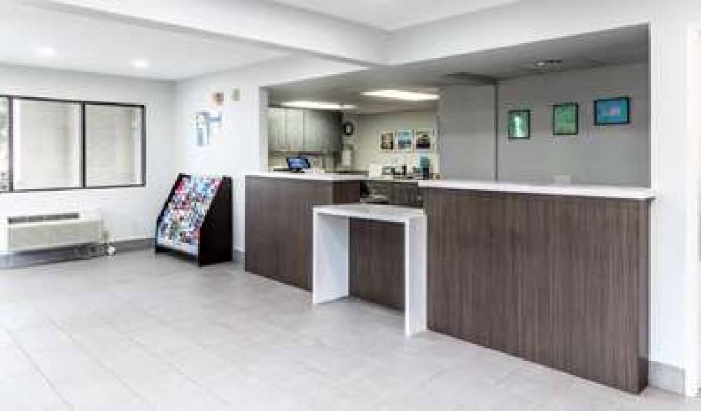 Motel 6 Carlsbad East CA 2