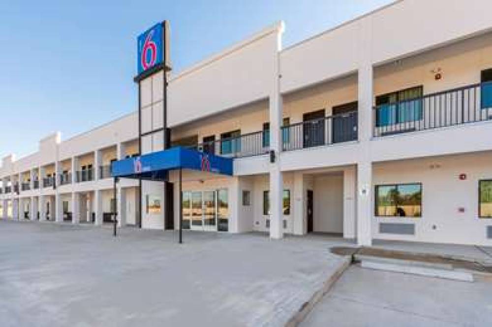 MOTEL 6 CHANNELVIEW 4