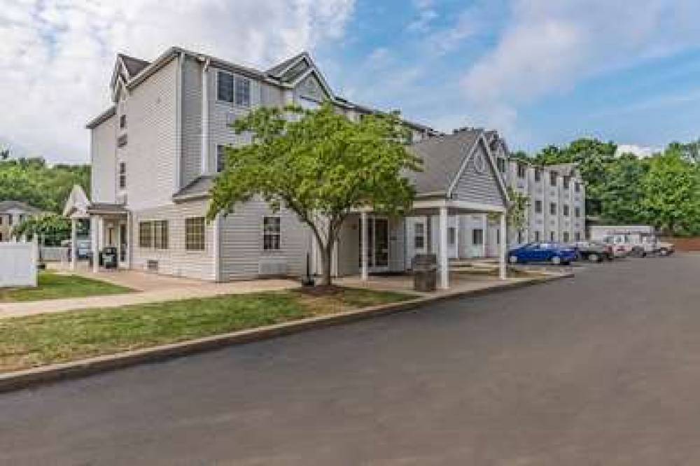 Motel 6 Charlotte University 1