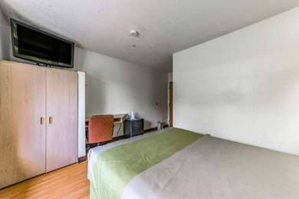 Motel 6 Charlotte University 7