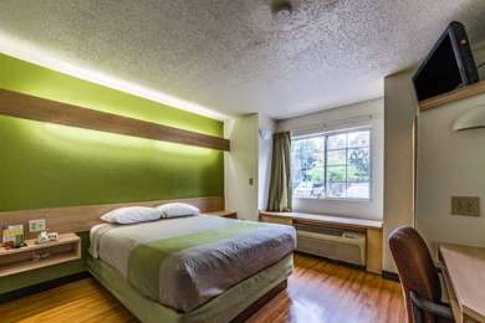 Motel 6 Charlotte University 8