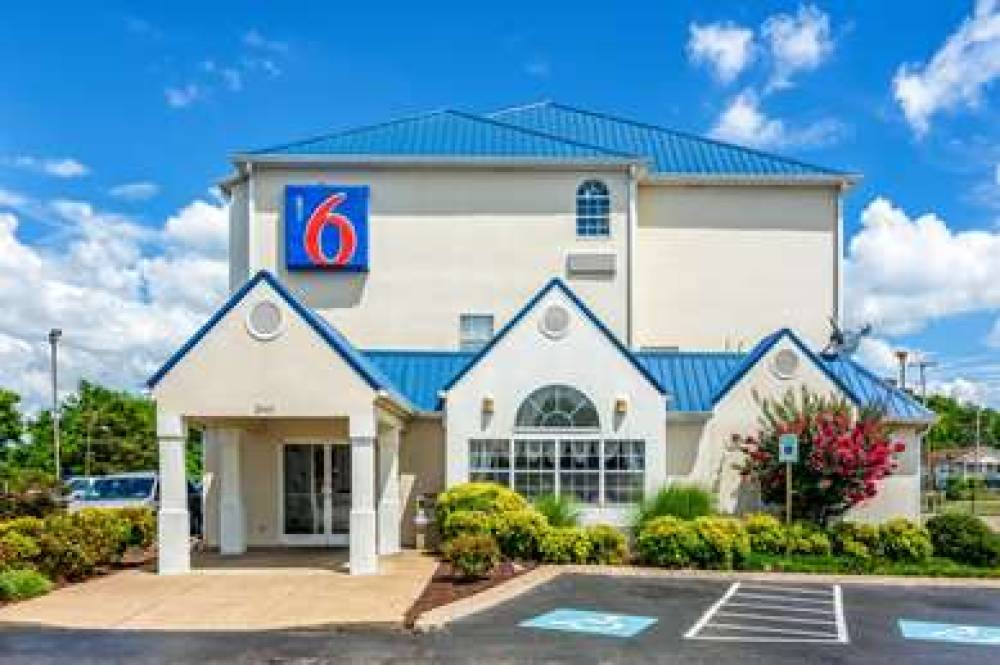 Motel 6 Chattanooga Downtown 1