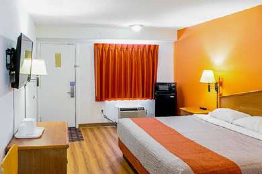 MOTEL 6 CINCINNATI, OH 10