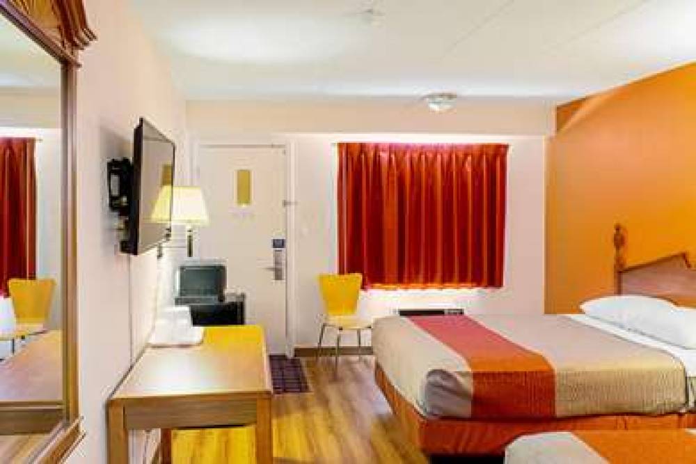 MOTEL 6 CINCINNATI, OH 6