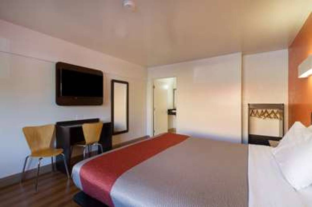 MOTEL 6 CLAREMONT CA 5
