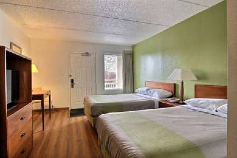 MOTEL 6 CLEVELAND-WILLOUGHBY 6