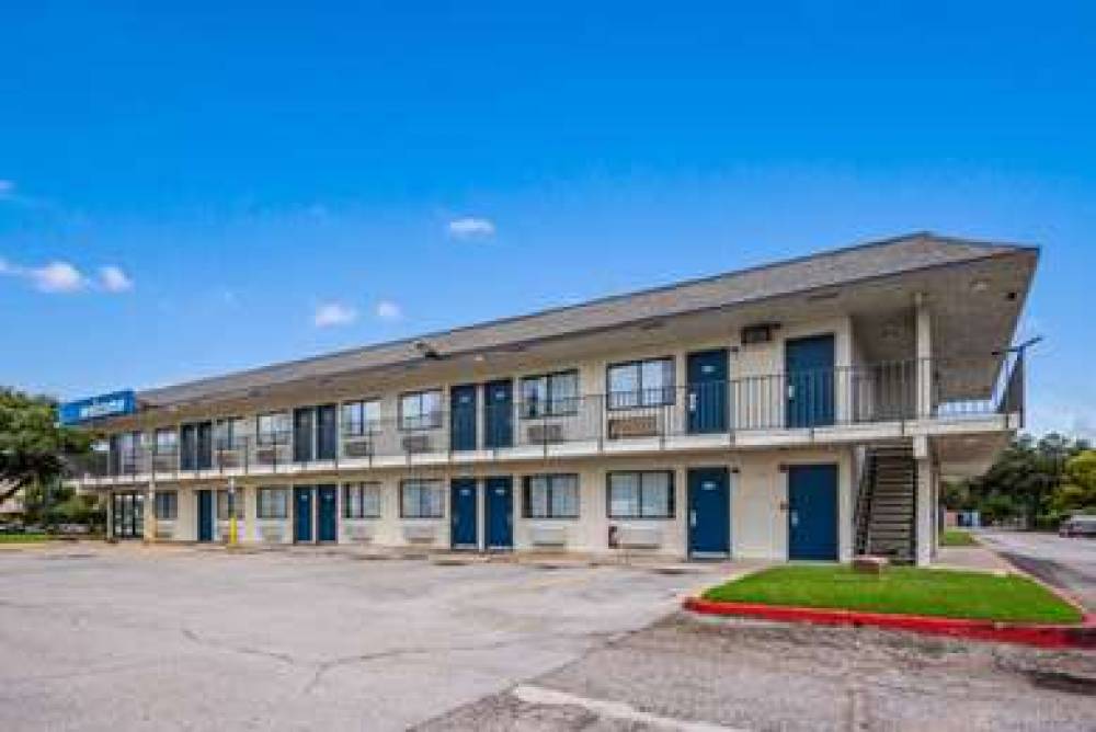 Motel 6 College Station - Bryan 3