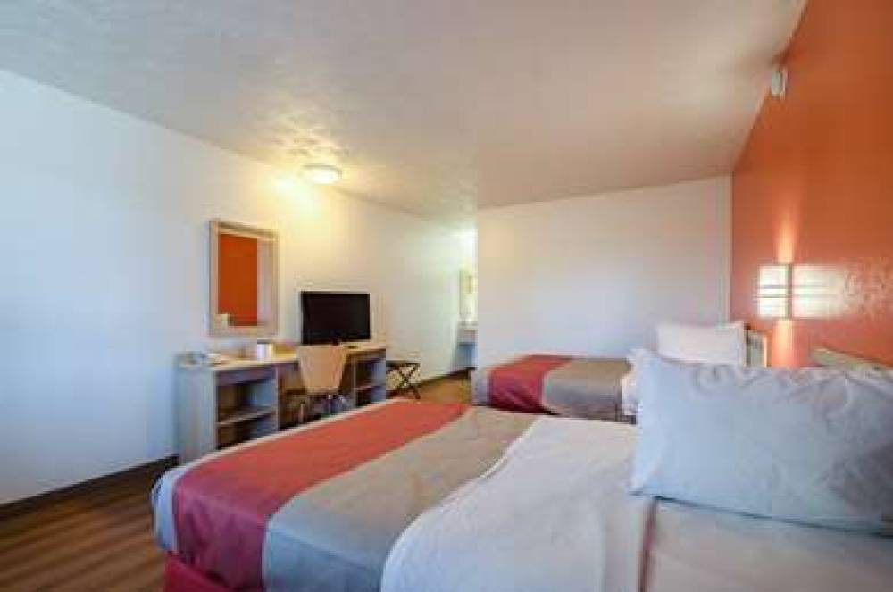 Motel 6 Commerce GA 5