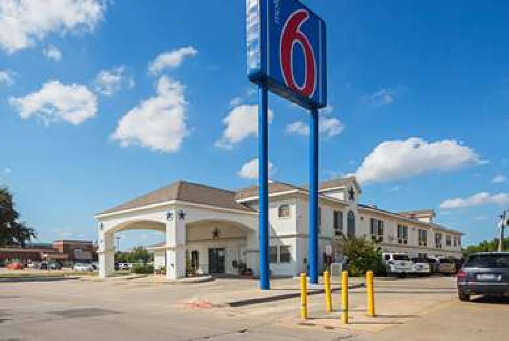 Motel 6 Dallas-DFW Airport South 5
