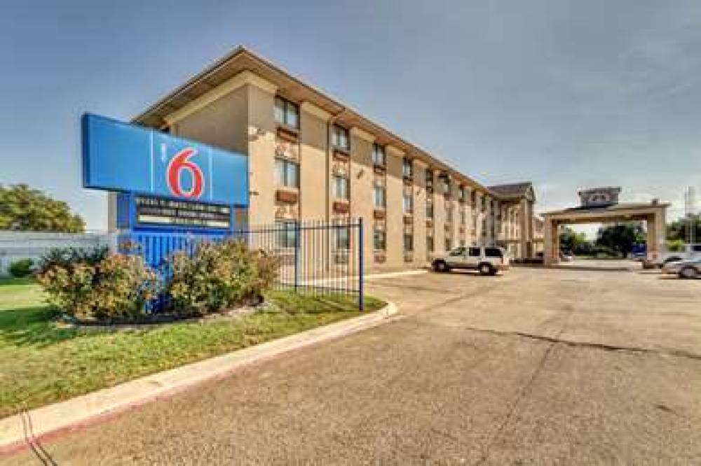 Motel 6 Dallas-Fair Park 1