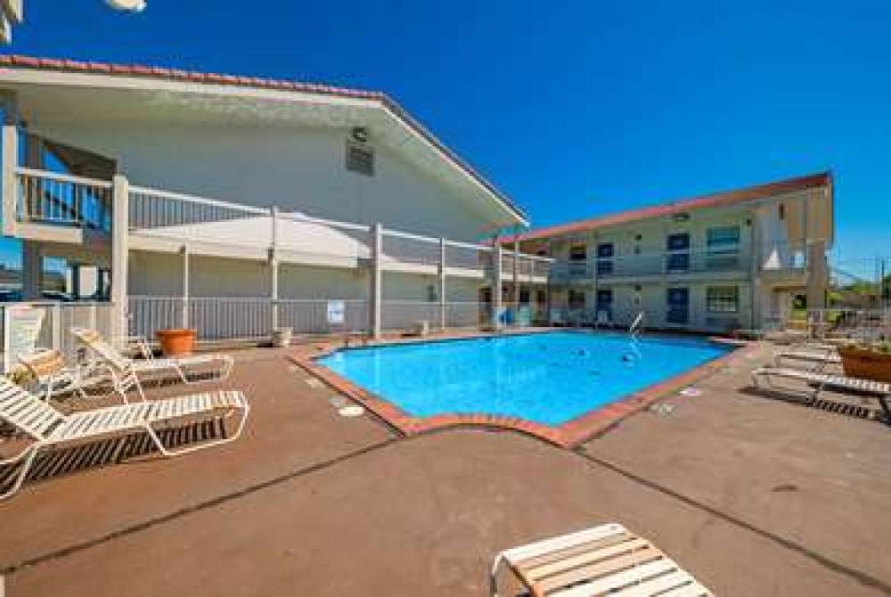 MOTEL 6 DALLAS - FARMERS BRANCH 7