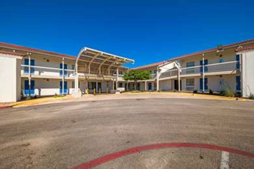MOTEL 6 DALLAS - FARMERS BRANCH 4