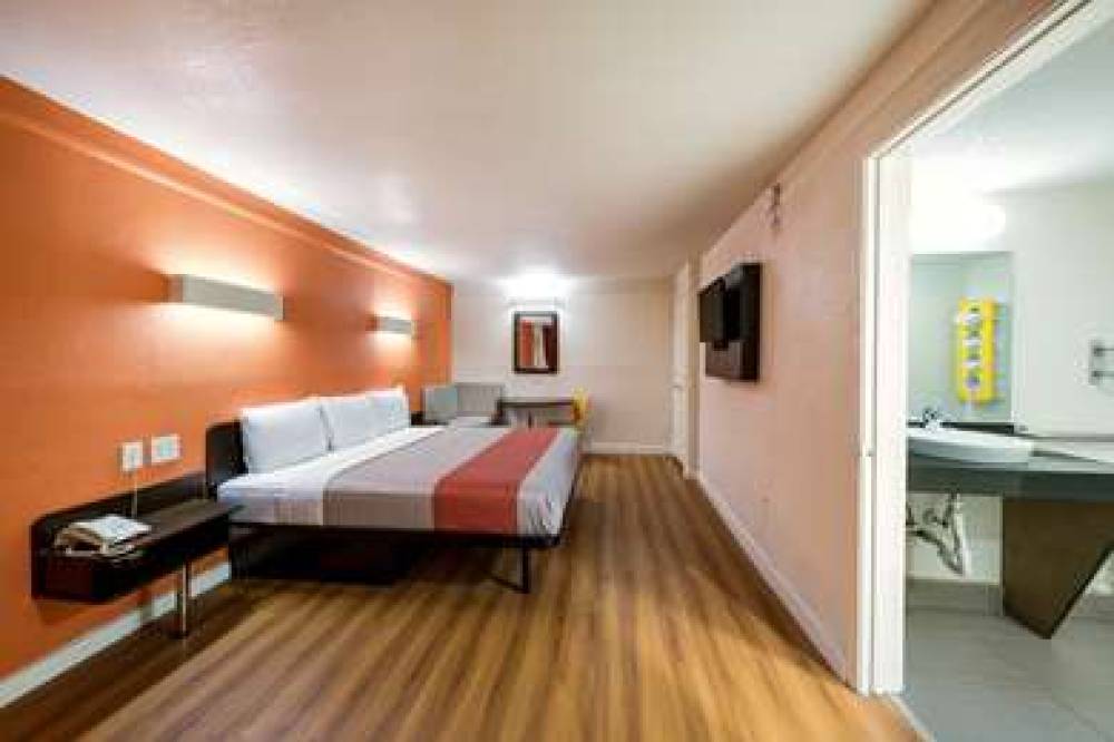 MOTEL 6 DALLAS - FARMERS BRANCH 10