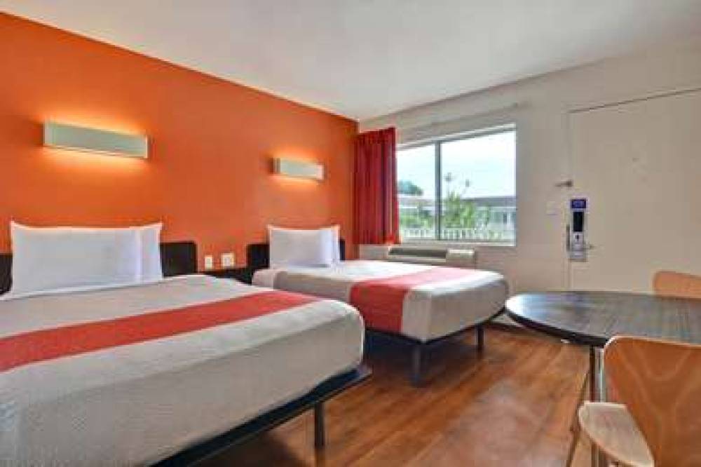 Motel 6 Dania Beach 10