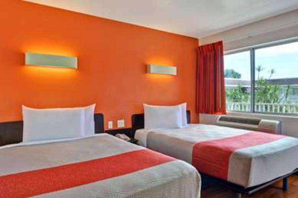 Motel 6 Dania Beach 9