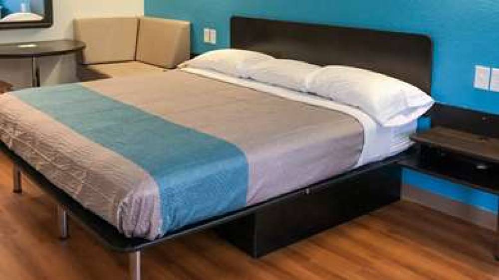 MOTEL 6 DAYTONA BEACH, FL - SPEEDWA 8