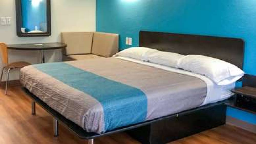 MOTEL 6 DAYTONA BEACH, FL - SPEEDWA 6