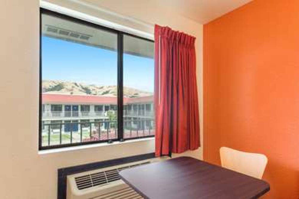 Motel 6 Fremont South 10