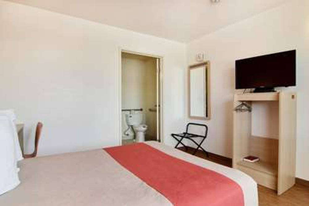 MOTEL 6 FT STOCKTON 8