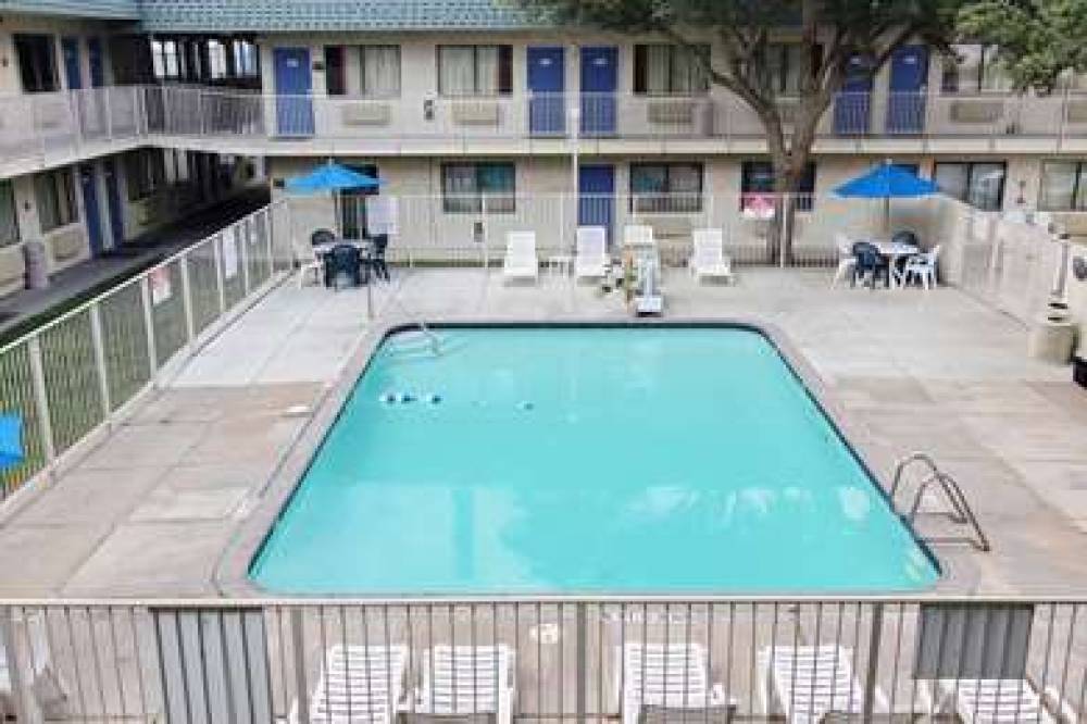 MOTEL 6 FT STOCKTON 5