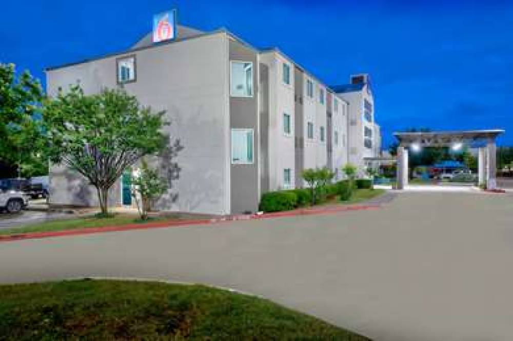 Motel 6 Ft Worth - Benbrook 3