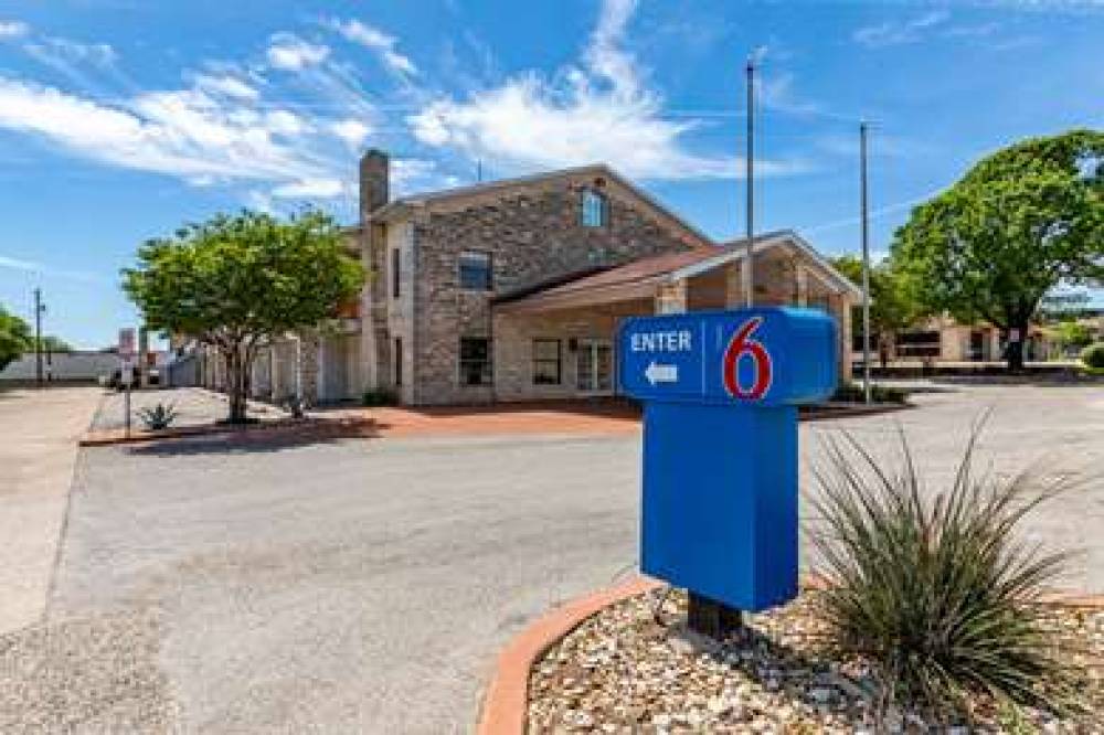 MOTEL 6 GEORGETOWN, TX 1