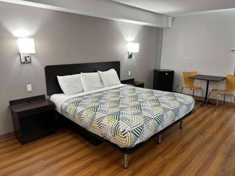 MOTEL 6 GREENSBORO AIRPORT 6