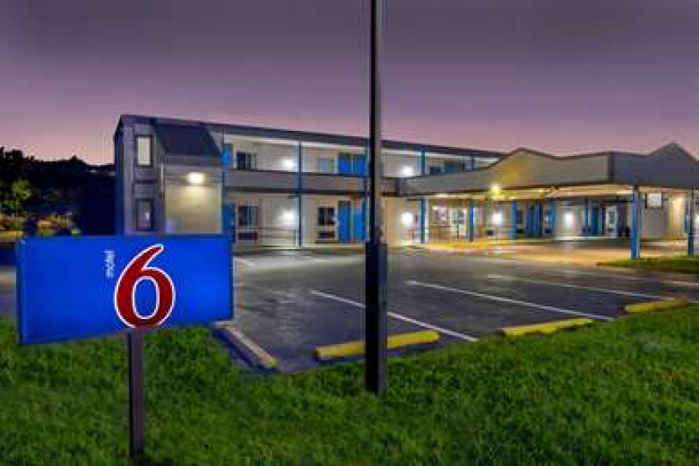 MOTEL 6 HARRISBURG PA 8