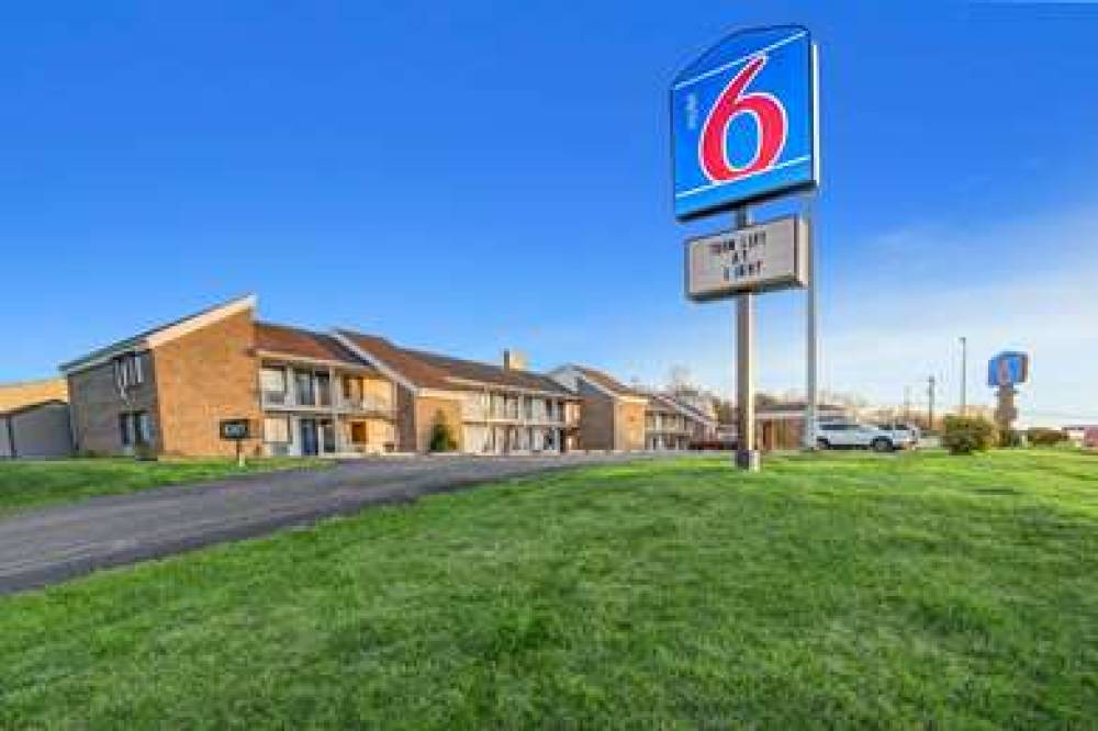 MOTEL 6 HILLSVILLE VA 2