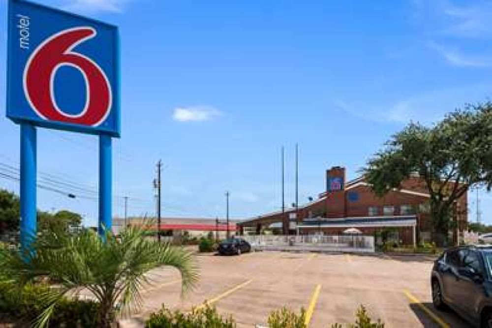 MOTEL 6 HOUSTON - BROOKHOLLOW 3