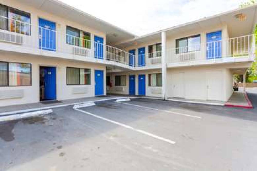 MOTEL 6 KLAMATH FALLS 3