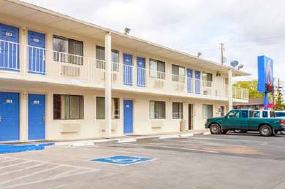 MOTEL 6 KLAMATH FALLS 1