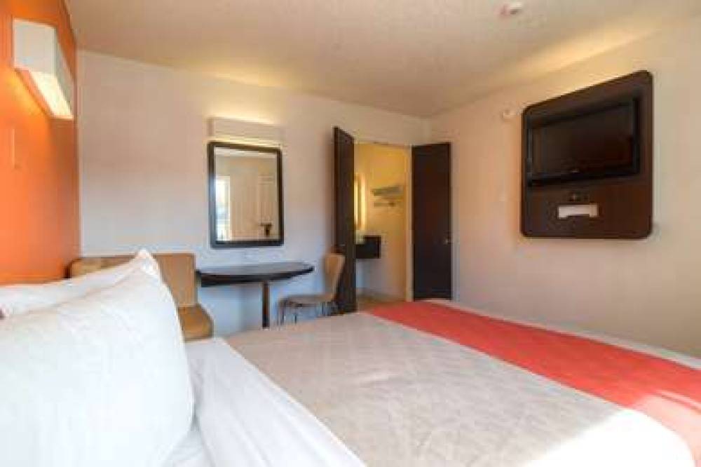 Motel 6 Las Vegas Tropicana 7