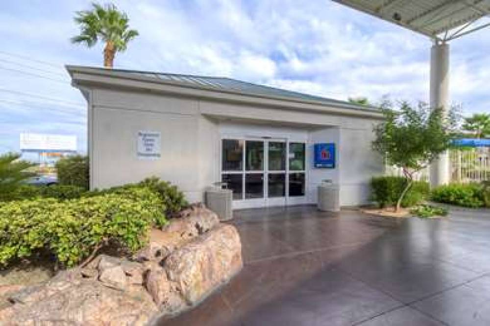 Motel 6 Las Vegas Tropicana 5