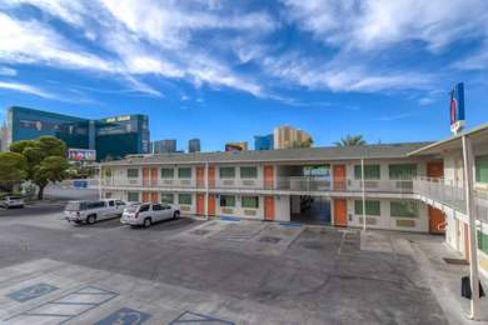 Motel 6 Las Vegas Tropicana 4