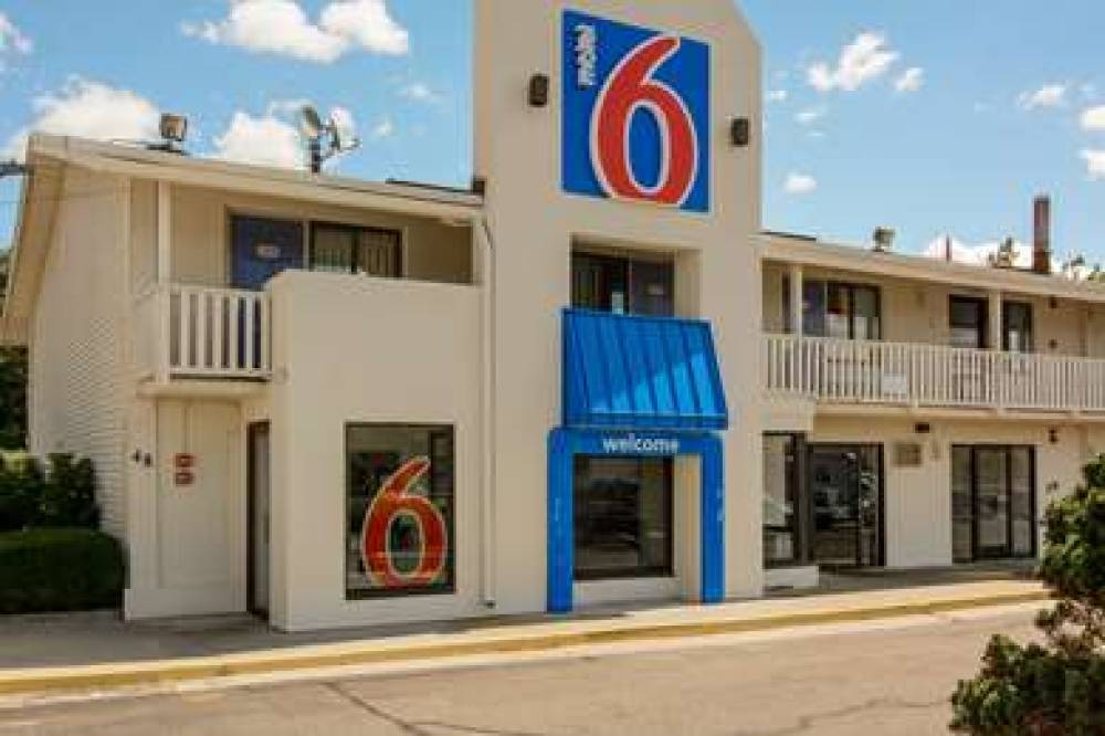 MOTEL 6 LEOMINSTER MA 1
