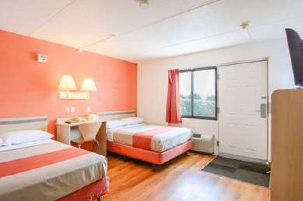 MOTEL 6 LEOMINSTER MA 5