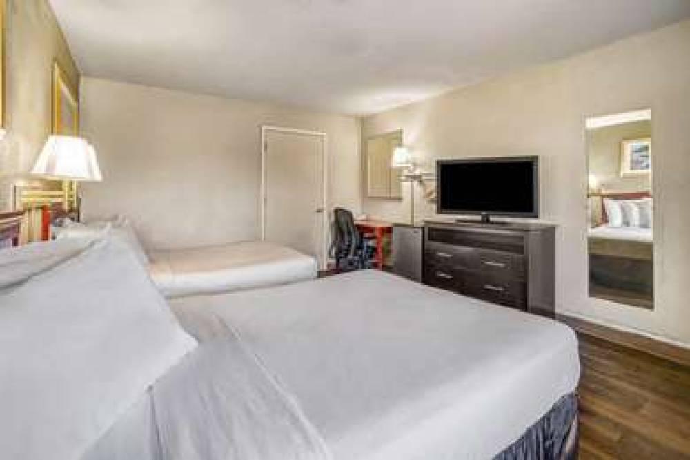 MOTEL 6 LESTER PA 9