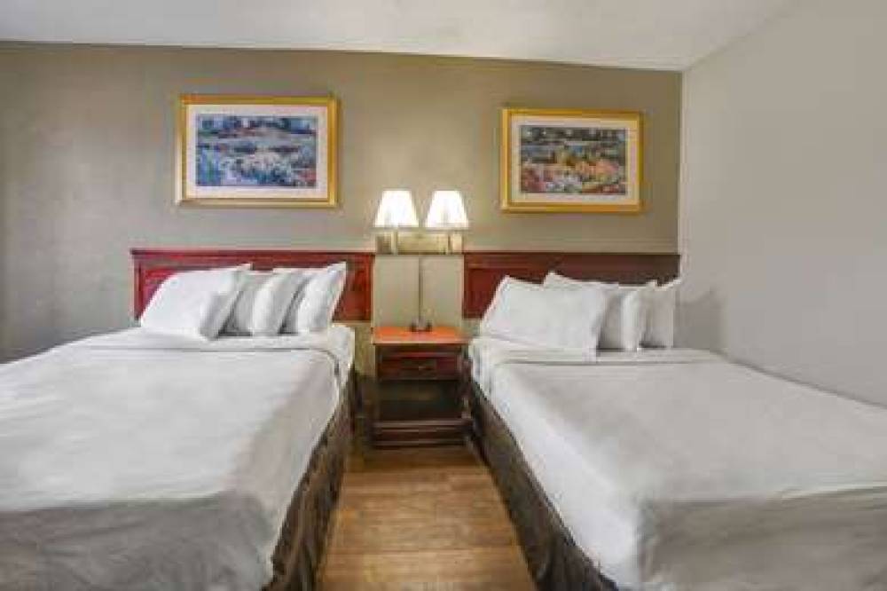 MOTEL 6 LESTER PA 10