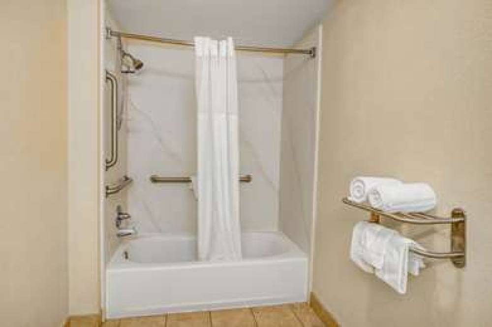 MOTEL 6 LESTER PA 8