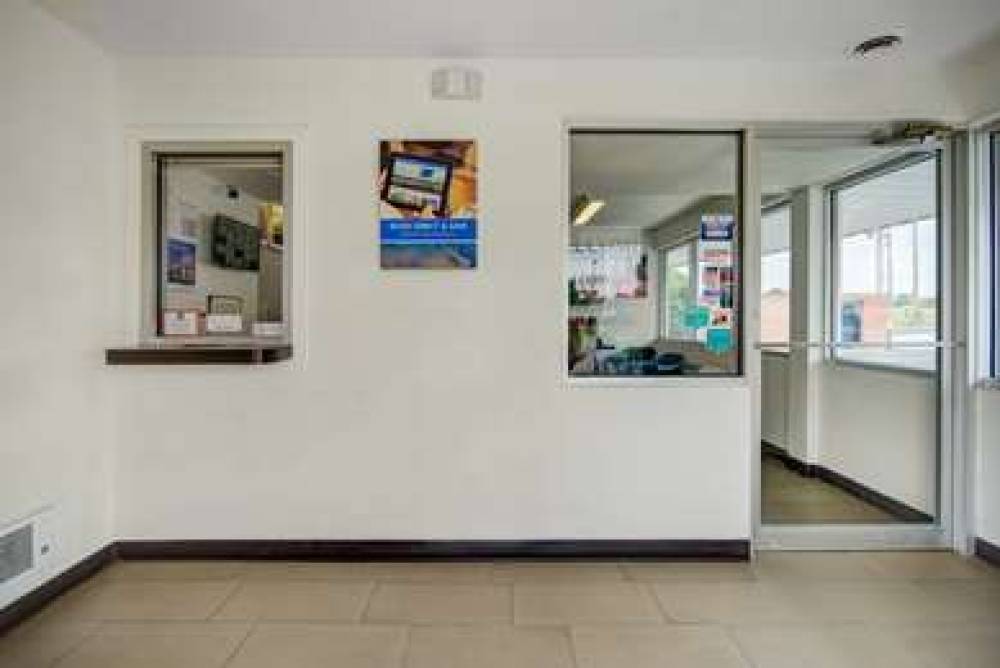 MOTEL 6 LIMA 4