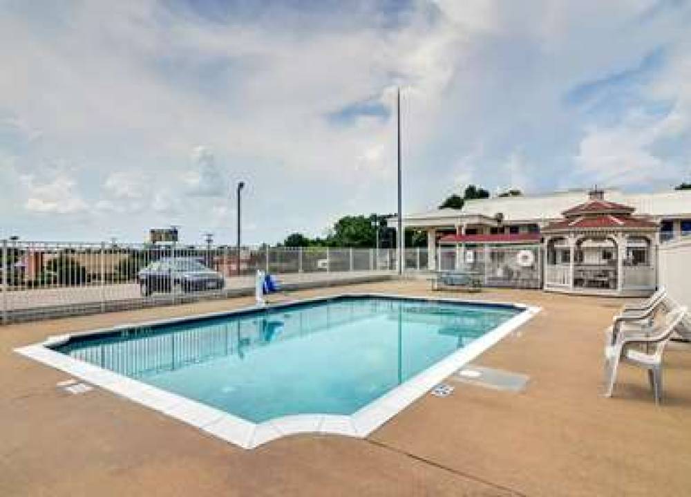 MOTEL 6 LINDALE 10