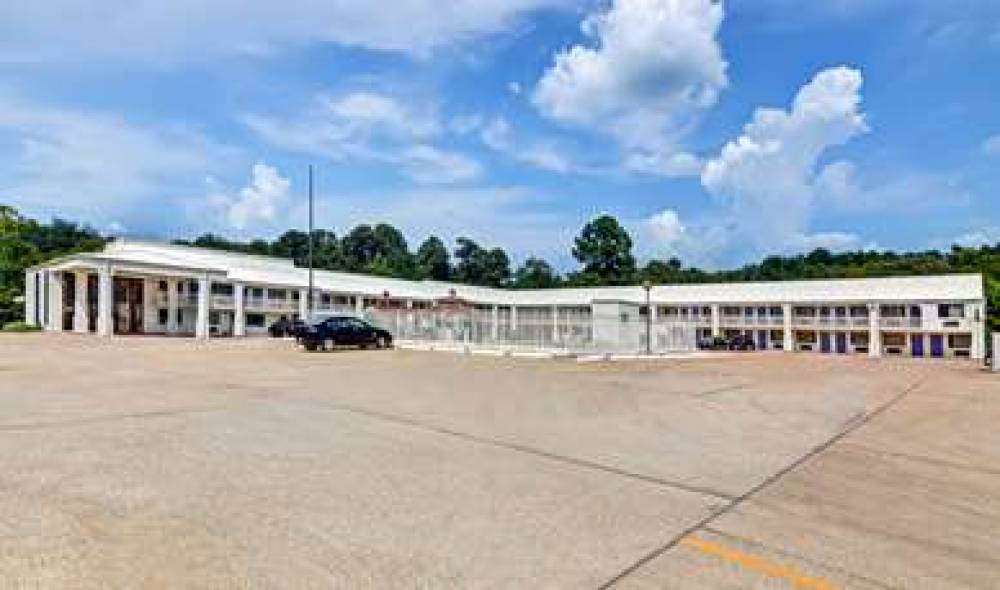MOTEL 6 LINDALE 3