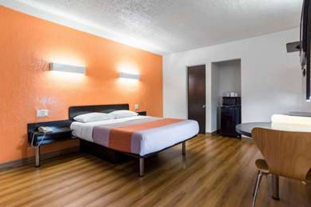 MOTEL 6 LONG BEACH 10